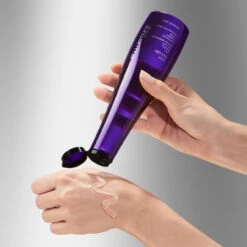 Shampooing Révélateur D'éclat Shu Uemura Yubi Blonde 300ml -Beauté Naturelleac Magasin Shampooing revelateur d eclat texture 38677.1684847076